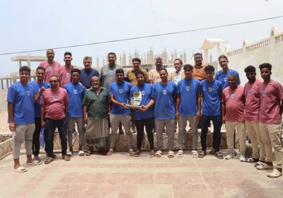 بعد التأهل للدرجة الأولى.. انتقالي حضرموت يكرم لاعبي نادي التضامن