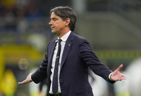 مشجع وحيد يرحب بلاعبي إنتر رغم انهيار الفريق