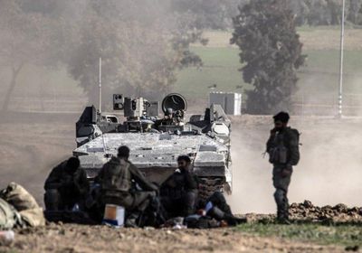 الجيش الإسرائيلي يرد على اتهامه بإطلاق النار قرب مركز مساعدات