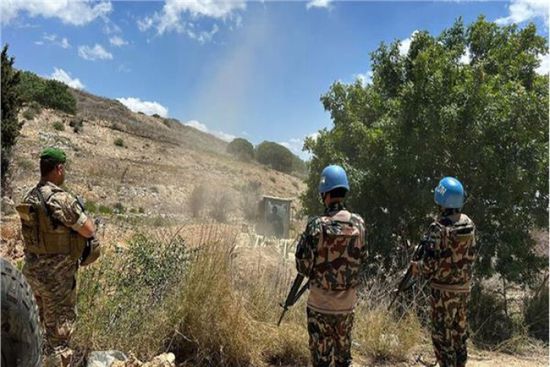 الجيش اللبناني يزيل شريطاً شائكاً وضعته قوات الاحتلال