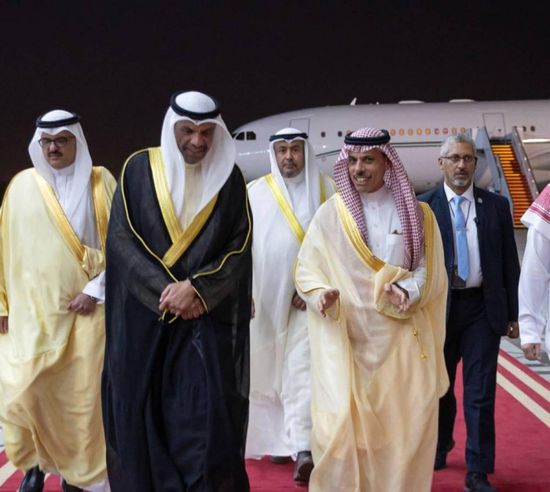 وزير الخارجية السعودي يصل إلى الكويت