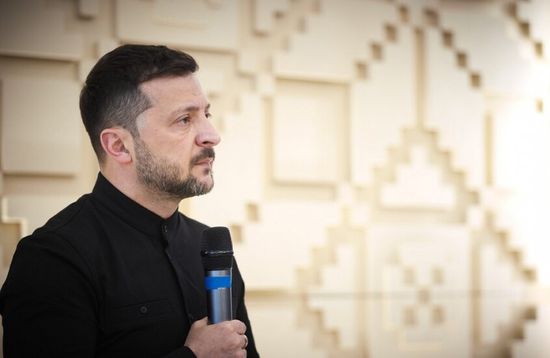 زيلينسكي يعلن مسؤوليته عن الهجوم على المطارات العسكرية الروسية