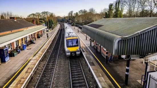 "ساوث رايلويز" أول شركة قطارات بريطانية تعود للملكية العامة