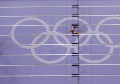 العداءة ماكلولين-ليفرون تتألق في ظهورها الأول بسباق 100 متر