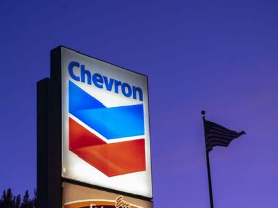 "شيفرون" تسرح 800 موظف في تكساس بخطة لخفض قوتها العاملة