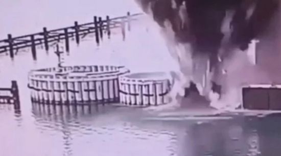 أوكرانيا تفجر جسر القرم للمرة الثالثة