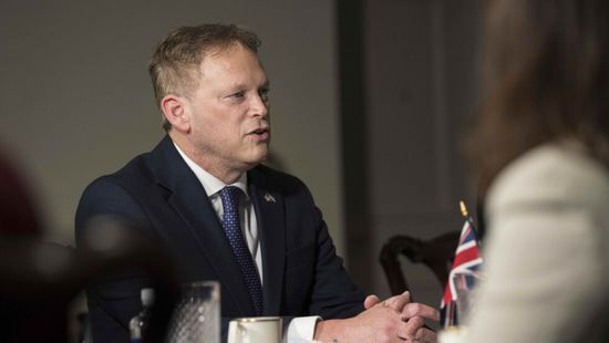 بريطانيا تقرر تزويد أوكرانيا بـ100 ألف مسيرة