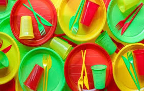 علماء في اليابان يطورون نوعا من البلاستيك يتحلل في مياه البحر 