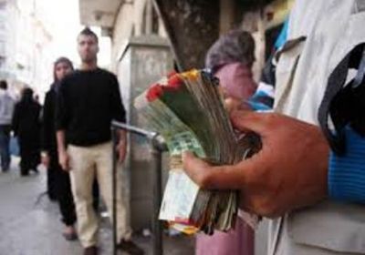 السلطة الفلسطينية تدفع 35% من رواتب موظفيها