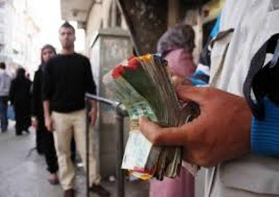 السلطة الفلسطينية تدفع 35% من رواتب موظفيها