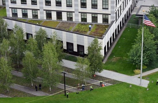 السفارة الأمريكية في كييف توصي مواطنيها بتوخي الحذر