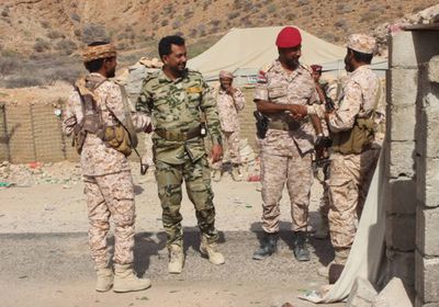 قائد اللواء الرابع مشاة يتفقد المواقع العسكرية في شبوة