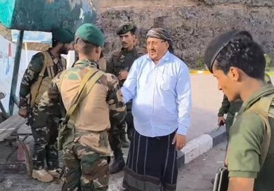 قائد "ألوية الحماية الرئاسية" يتفقد انتشار القوات بالعاصمة عدن