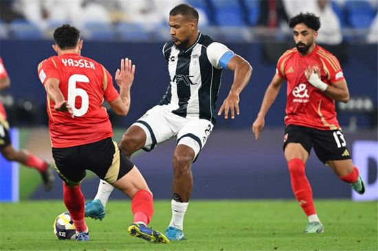 الأهلي المصري يسقط أمام باتشوكا المكسيكي