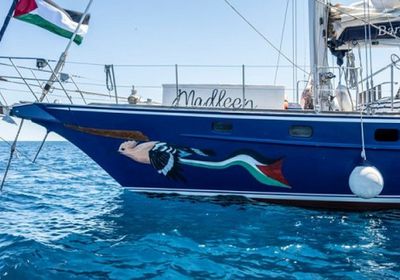 البحرية الإسرائيلية تسحب سفنية "مادلين" لميناء أسدود