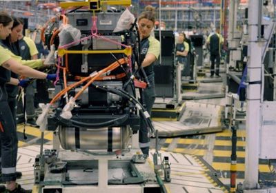 النشاط الصناعي في منطقة اليورو يقترب من الاستقرار