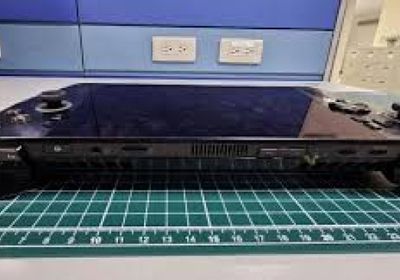 مايكروسوفت تكشف عن أولى النسخ المحمولة لجهاز إكس بوكس