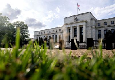 عضو الفيدرالي يتوقع خفض الفائدة خلال العام الجاري