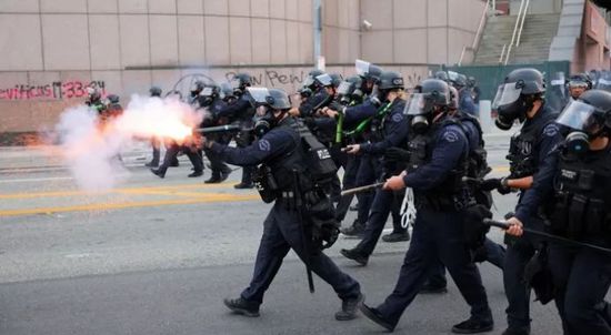 الشرطة الأمريكية تعتقل 60 شخصاً خلال مظاهرة في سان فرانسيسكو