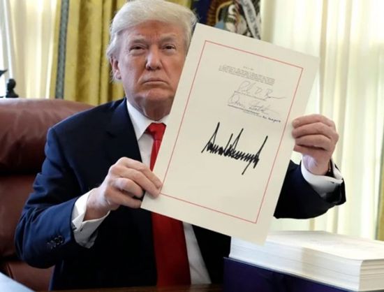 الولايات المتحدة تحظر دخول مواطني 12 دولة اعتباراً من اليوم