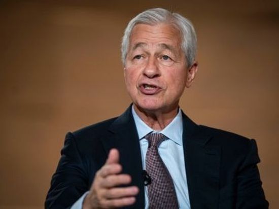 رئيس جي بي مورجان يحذر من "اضطرابات" في سوق السندات