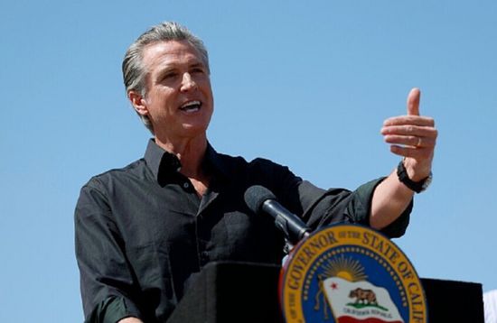 حاكم كاليفورنيا يقاضي ترامب لهذا السبب