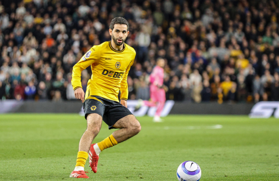 رسميًا.. مانشستر سيتي يضم الجزائري آيت نوري حتى 2030