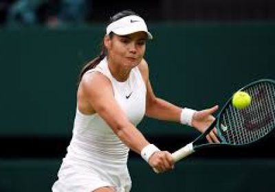 رادوكانو تتقدم في بطولة كوينز للتنس وسط هيمنة بريطانية