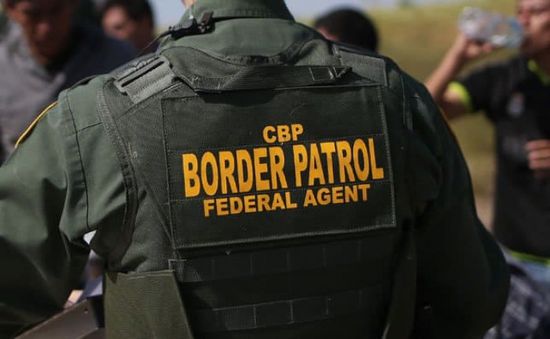 إدارة الهجرة الأمريكية تستعد لنشر فرق التدخل بـ5 مدن