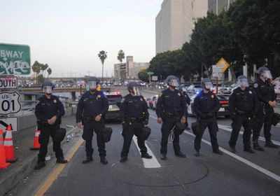 عمليات توقيف واسعة خلال حظر التجوّل في لوس أنجليس