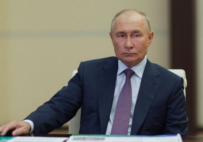 الرئيس الإندونيسي يلتقي بوتين في روسيا لإجراء محادثات