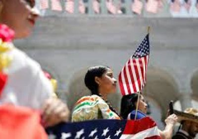 نجوم لوس أنجليس يرفعون الصوت ضد إجراءات ترامب بحق المهاجرين