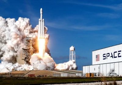 ماسك يتوقع وصول إيرادات "سبيس إكس" لـ15.5 مليار