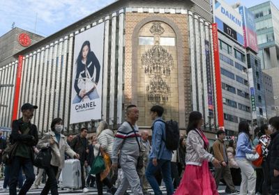 إنفاق الأسر اليابانية ينخفض بشكل غير متوقع في أبريل