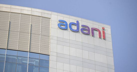 مجموعة أداني تطرح وحدة المطارات للاكتتاب في 2027