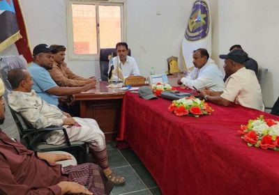 انتقالي سقطرى يبحث سبل مكافحة ظاهرتي حمل السلاح وإطلاق النار العشوائي