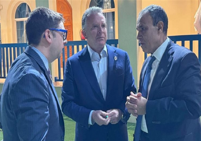 وزير الخارجية المصري يبحث مع مبعوثي ترامب الحد من التصعيد بالمنطقة