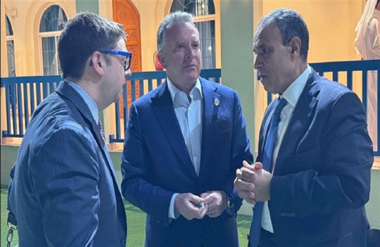 وزير الخارجية المصري يبحث مع مبعوثي ترامب الحد من التصعيد بالمنطقة