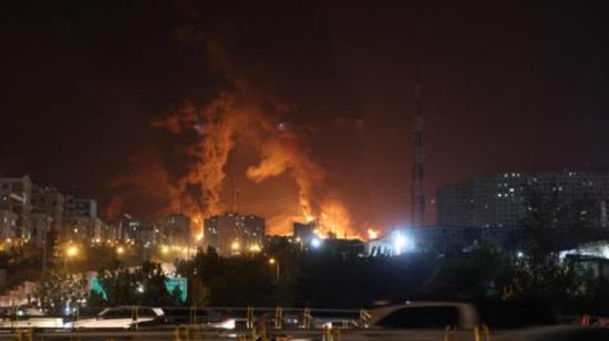 الجيش الإسرائيلي يعلن إصابة عدة مواقع بصواريخ إيرانية