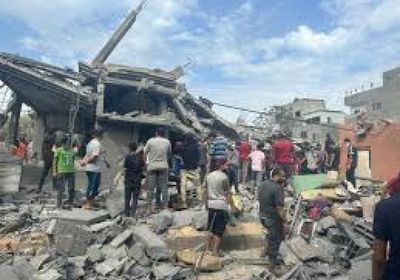 قصف إسرائيلي يستهدف منتظري المساعدات بمخيم النصيرات