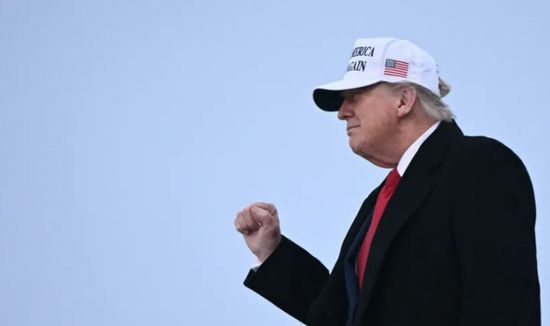 ترامب: إيران ستستسلم خلال أيام