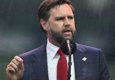 المبعوث الأمريكي: ترامب قد يتخذ إجراء إضافياً ضد برنامج إيران النووي