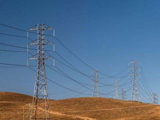 مراكز البيانات تهدد استقرار شبكات الكهرباء في أمريكا