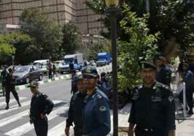 إيران تعتقل 18 أفغانيًا بتهمة التجسس للموساد