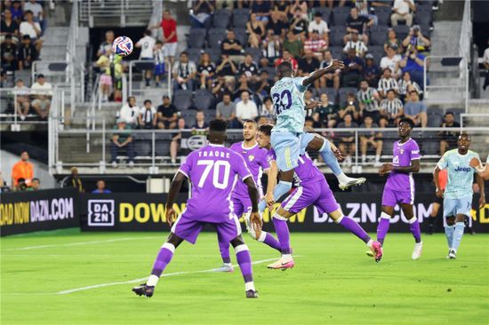 يوفنتوس يقسو على العين الإماراتي بخماسية نظيفة