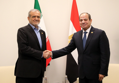 السيسي يؤكد لبزشكيان رفض مصر الكامل للتصعيد الإسرائيلي الأخير