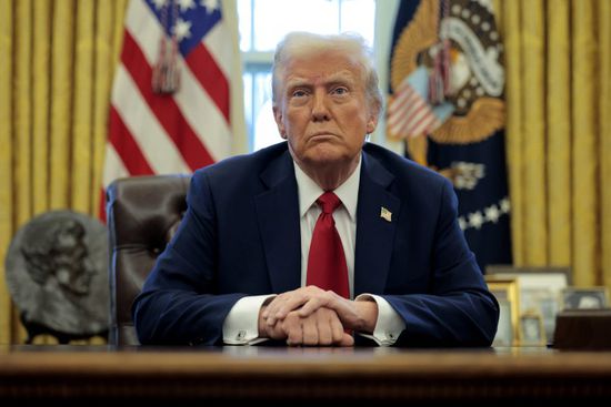 ترامب يتحدث مجددًا عن احتمالات ضرب إيران