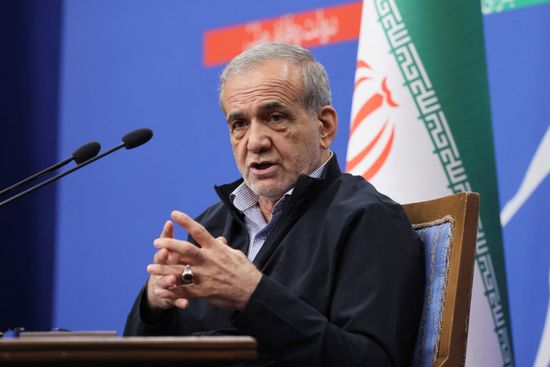 الرئيس الإيراني يدين "العدوان" الأميركي بعد الضربات على منشآت نووية