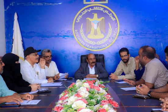 انتقالي شبوة يوجه بسرعة رفع تقارير الإنجاز للنصف الأول من العام