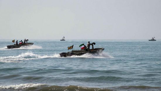 الرئيس الإيراني يشارك في تظاهرة منددة بالضربات الأمريكية